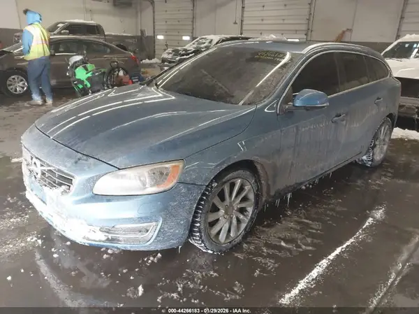 YV140MEM7G1294175 2016 VOLVO V60 - Image 2