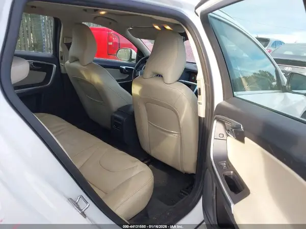 YV140MEM7H1361357 2017 VOLVO V60 - Image 8