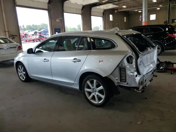 YV140MSK2H1369451 2017 VOLVO V60 - Image 2