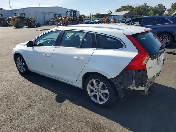 YV140MSK4H1358998 2017 VOLVO V60 - Image 2