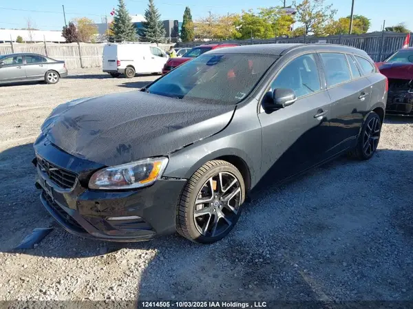 YV140MSL1J2386511 2018 VOLVO V60 - Image 2