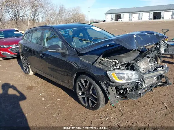 YV140MSL4J2408274 2018 VOLVO V60 - Image 1