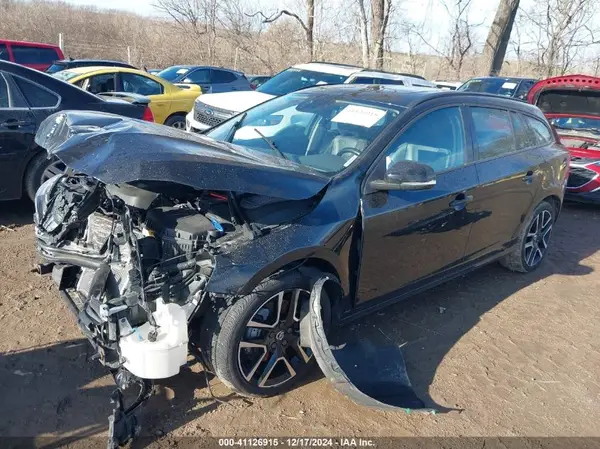 YV140MSL4J2408274 2018 VOLVO V60 - Image 2