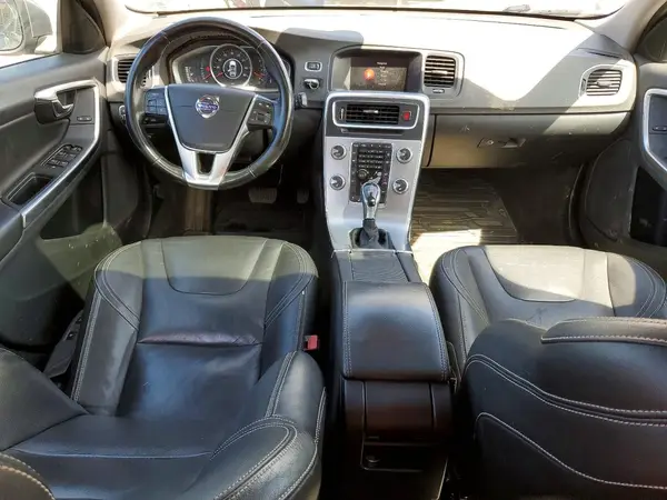 YV140MSL7J2391938 2018 VOLVO V60 - Image 8