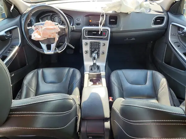 YV140MSLXJ2383610 2018 VOLVO V60 - Image 8