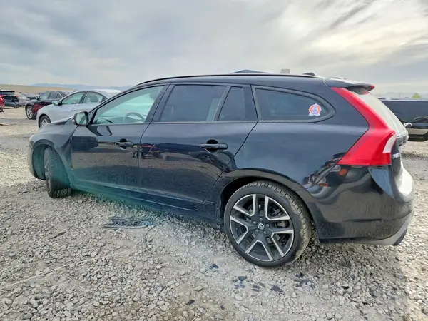 YV140MSLXJ2398009 2018 VOLVO V60 - Image 2
