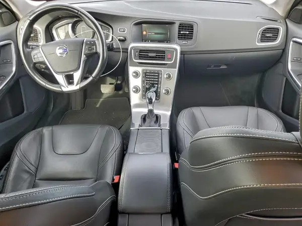 YV140MSLXJ2399497 2018 VOLVO V60 - Image 8