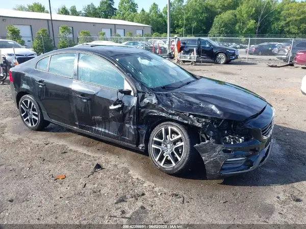 YV140MTL2H2437104 2017 VOLVO S60 - Image 1