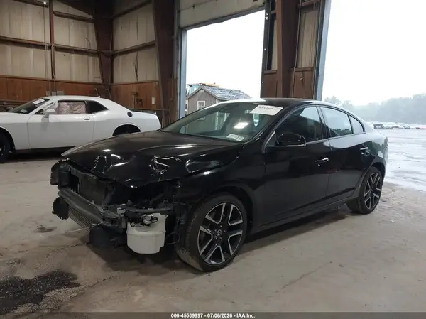 YV140MTL2J2459822 2018 VOLVO S60 - Image 2