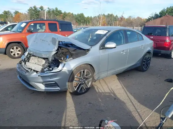 YV140MTL8J2450624 2018 VOLVO S60 - Image 2