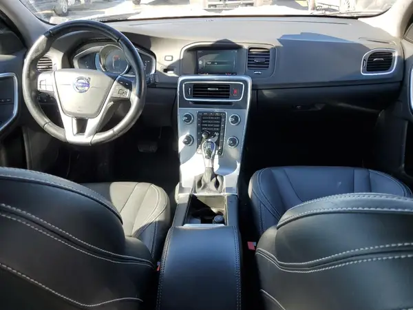 YV140MTL8J2460585 2018 VOLVO S60 - Image 8