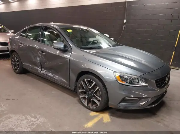 YV140MTL8J2461042 2018 VOLVO S60 - Image 1