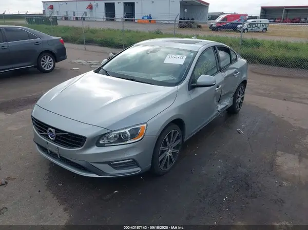 YV140MTLXH2435391 2017 VOLVO S60 - Image 2