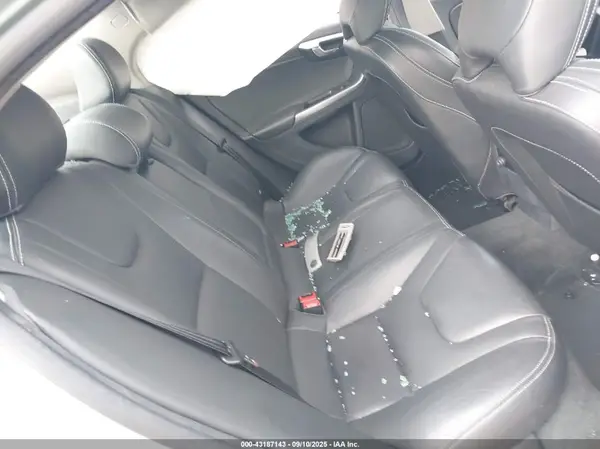 YV140MTLXH2435391 2017 VOLVO S60 - Image 8