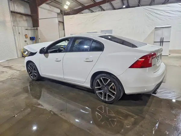 YV140MTLXJ2450768 2018 VOLVO S60 - Image 2