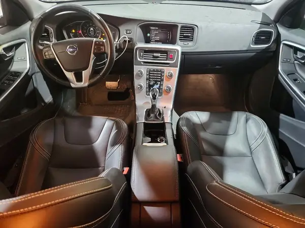 YV140MTLXJ2450768 2018 VOLVO S60 - Image 8