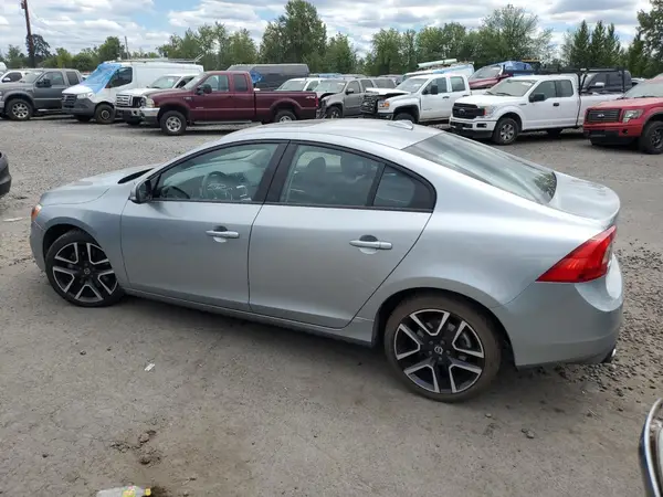 YV140MTLXJ2452438 2018 VOLVO S60 - Image 2