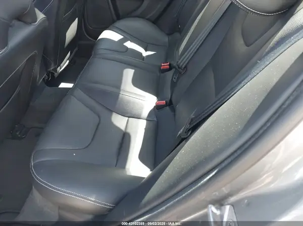 YV140MTLXJ2453878 2018 VOLVO S60 - Image 8