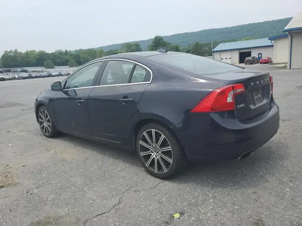 YV149MFM2G2396983 2016 VOLVO S60 - Image 2