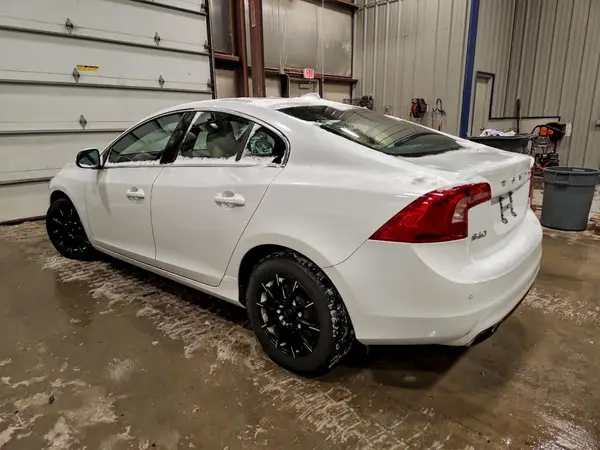 YV149MFM4F1342394 2016 VOLVO S60 - Image 2