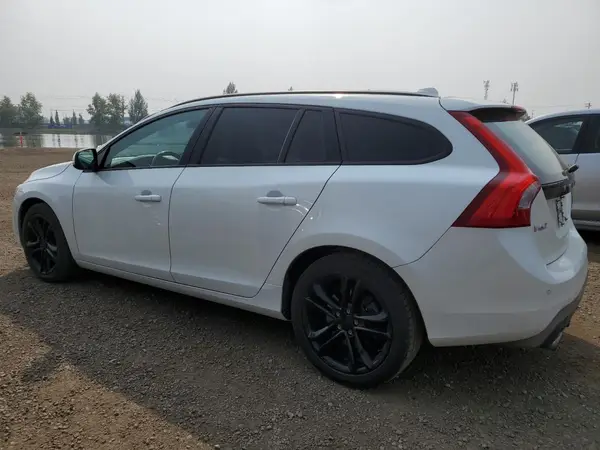YV149MSL3J238812 2018 VOLVO V60 - Image 2