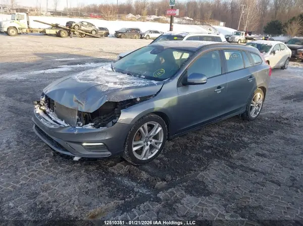 YV149MSL7J2392237 2018 VOLVO V60 - Image 2