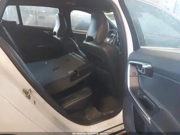 YV149MSS3H1333984 2017 VOLVO V60 - Image 8