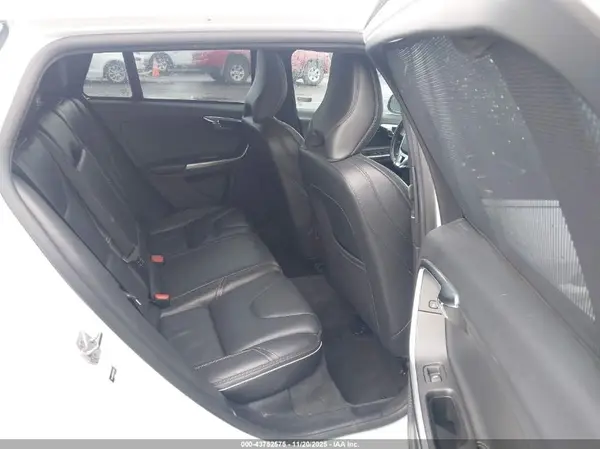 YV149MSS6H1354604 2017 VOLVO V60 - Image 8