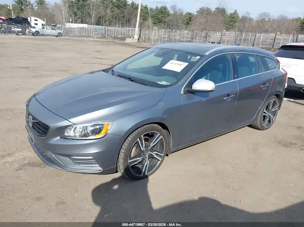 YV149MSS8H1373557 2017 VOLVO V60 - Image 2