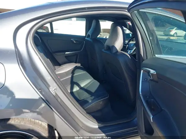 YV149MTS0G2406140 2016 VOLVO S60 - Image 8