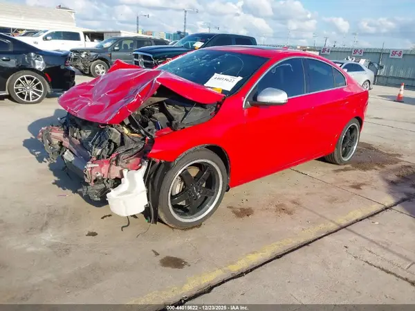 YV149MTS4G2415519 2016 VOLVO S60 - Image 2