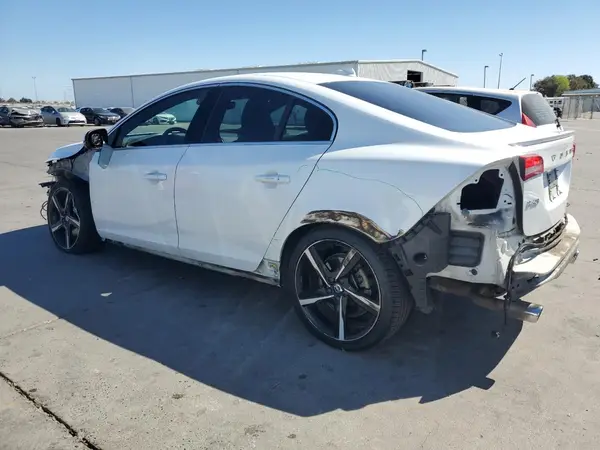 YV149MTS6G2414579 2016 VOLVO S60 - Image 2