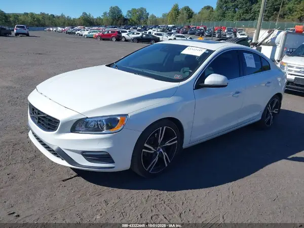 YV149MTS8H2432907 2017 VOLVO S60 - Image 2