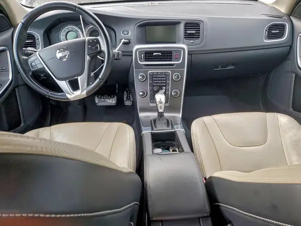 YV1612FS2D2184227 2016 VOLVO S60 - Image 8