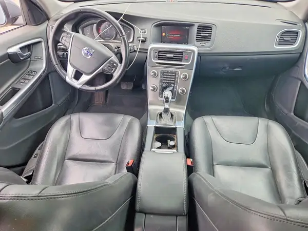 YV1612SK1G1311372 2016 VOLVO V60 - Image 8