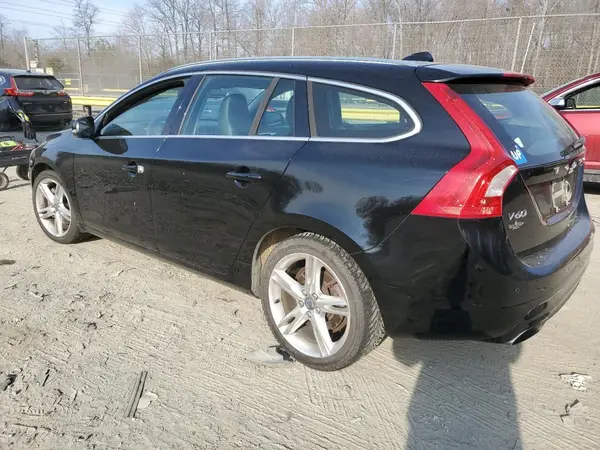 YV1612SK3G1307257 2016 VOLVO V60 - Image 2