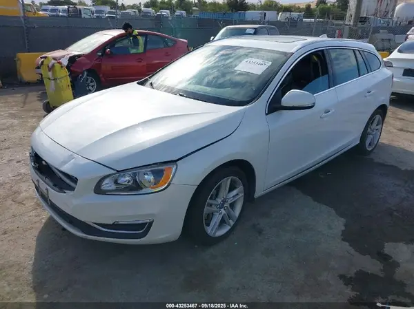YV1612SK4G1308157 2016 VOLVO V60 - Image 2