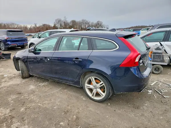 YV1612SK5G1307096 2016 VOLVO V60 - Image 2