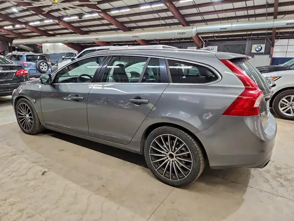 YV1612SK7G1311490 2016 VOLVO V60 - Image 2
