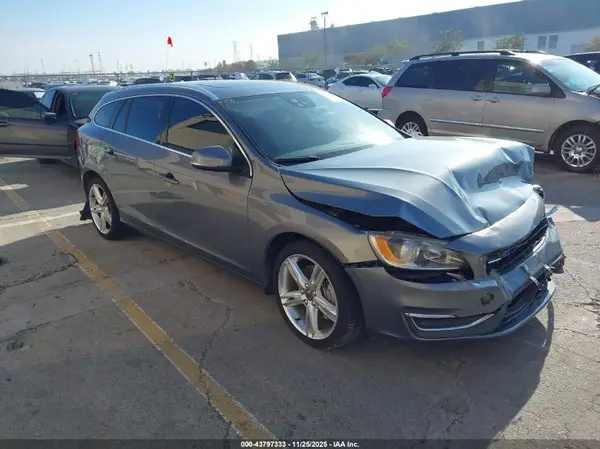 YV1612SK7G1311506 2016 VOLVO V60 - Image 1