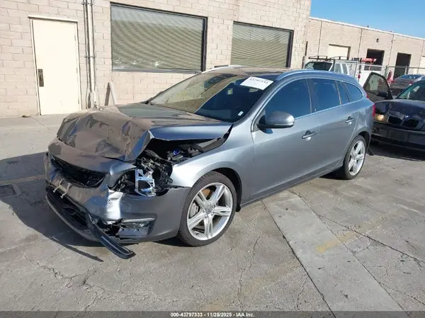 YV1612SK7G1311506 2016 VOLVO V60 - Image 2