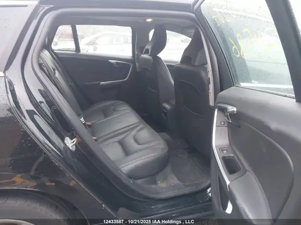 YV1612SK9G1311586 2016 VOLVO V60 - Image 8
