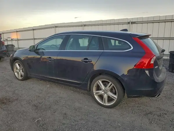 YV1612SM1G1316637 2016 VOLVO V60 - Image 2