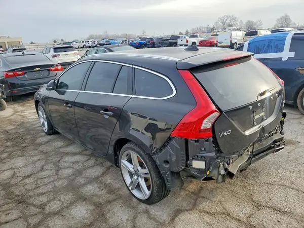 YV1612SM1G1325337 2016 VOLVO V60 - Image 2