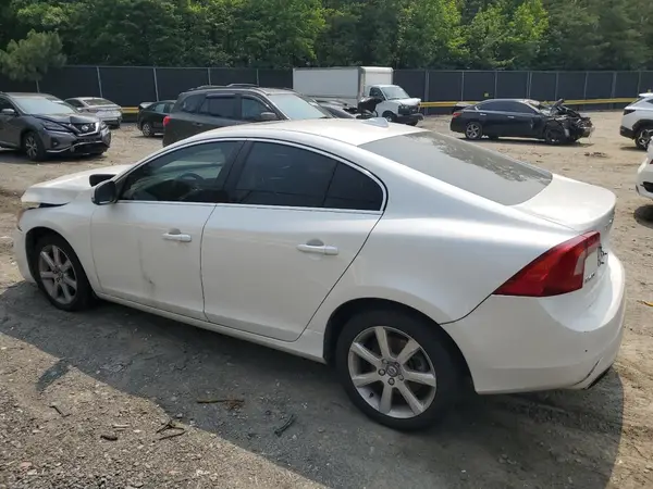 YV1612TK1G2390695 2016 VOLVO S60 - Image 2