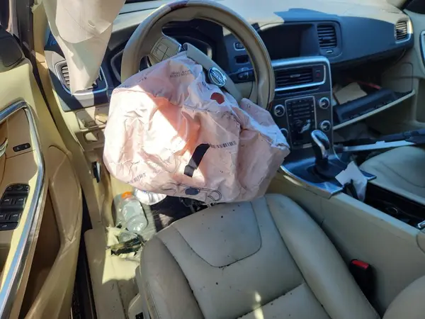 YV1612TK2G1400334 2016 VOLVO S60 - Image 8