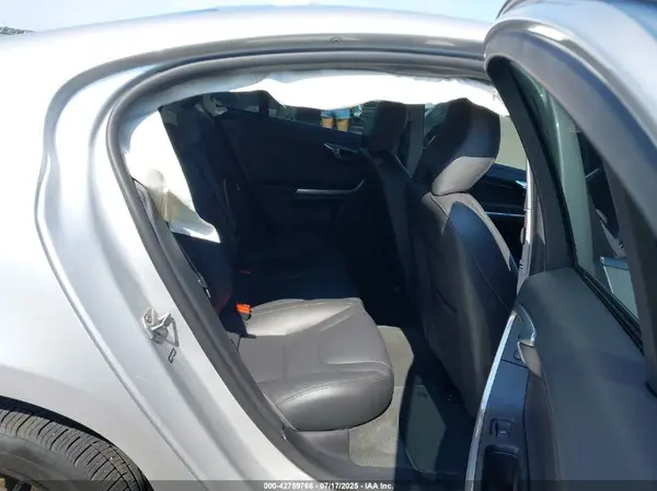 YV1612TKXG2401242 2016 VOLVO S60 - Image 8