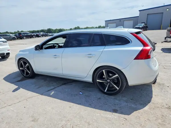 YV1902SS6G1300545 2016 VOLVO V60 - Image 2