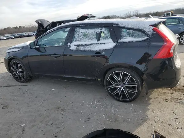 YV1A0MSW0J2382625 2018 VOLVO V60 - Image 2