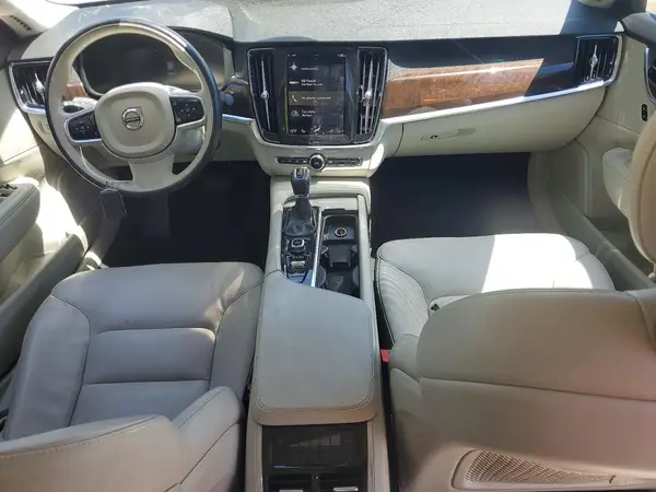 YV1A22MK1H1010302 2017 VOLVO S90 - Image 8